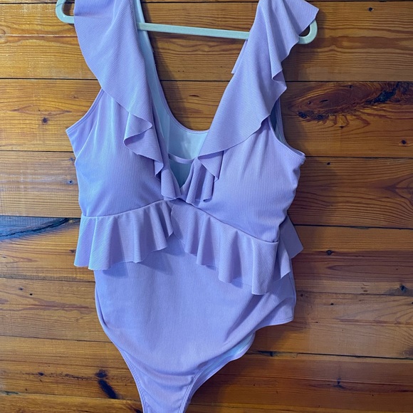 SHEIN Plus Rib Ruffle Trim One Piece - Picture 5 of 6